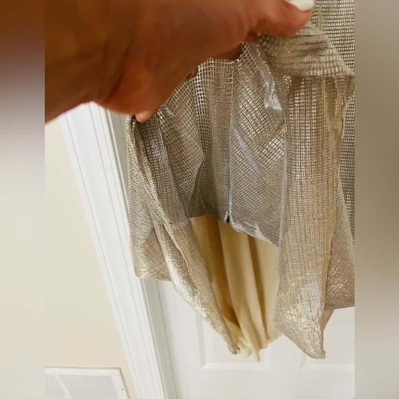 Beautiful gold maxi dress size medium - Picture 6 of 10